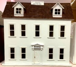 1/2" Scale Colonial Dollhouse