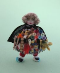 Peddler Doll, 3/4" tall
